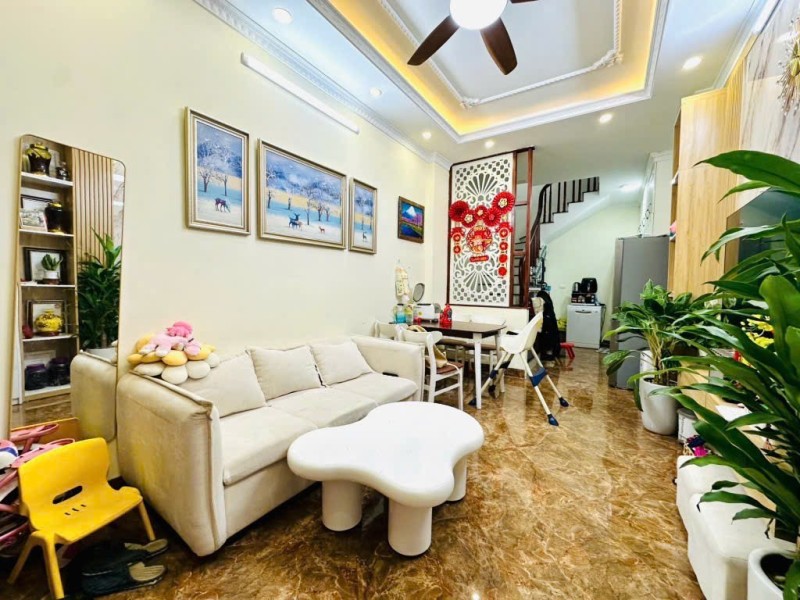 Bán nhà Bát Khối,Long Biên 5 tầng,30m oto đỗ cổng nhỉnh 5 tỷ - Ảnh 1